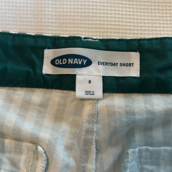 Old Navy Striped Green and White Women's Shorts Size 8 - Picture 4 of 11